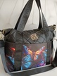 Piękna duża torba weekendowa Massimo Contti czarna pikowana z kolorowymi motylami  (4)